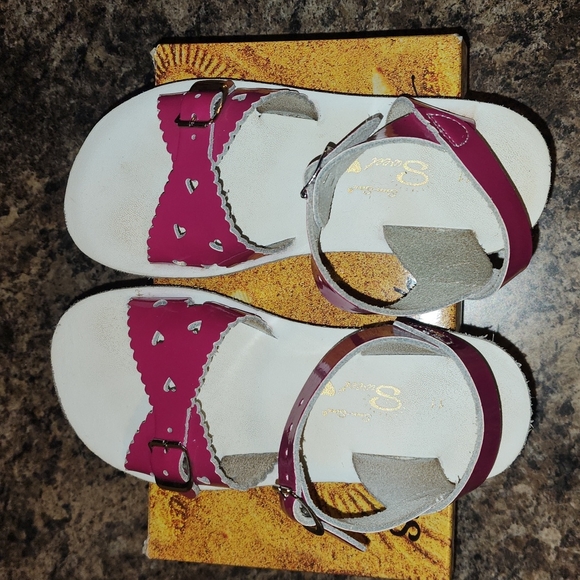 Sandals - Picture 6 of 6